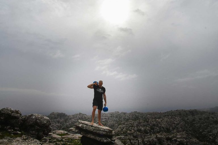 Read more about the article Learn How to Safely and Effectively Use Kettlebells in 21 Days
