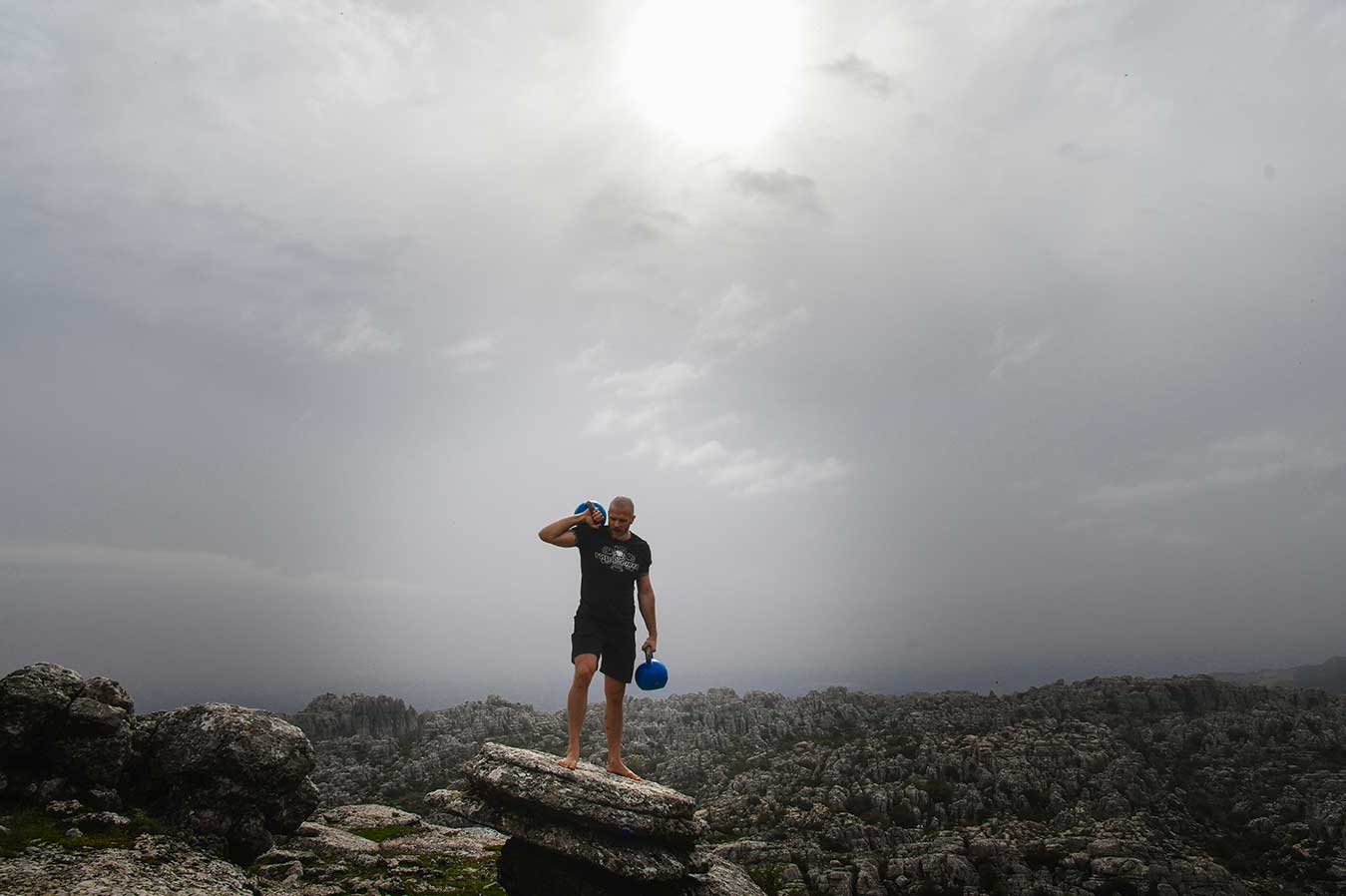 Read more about the article Learn How to Safely and Effectively Use Kettlebells in 21 Days