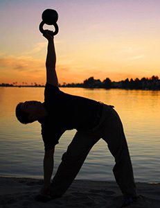 Taco climbing with his kettlebells Taco climbing with his kettlebells