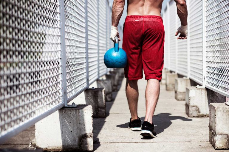 Read more about the article The kettlebell suitcase carry deserves more attention